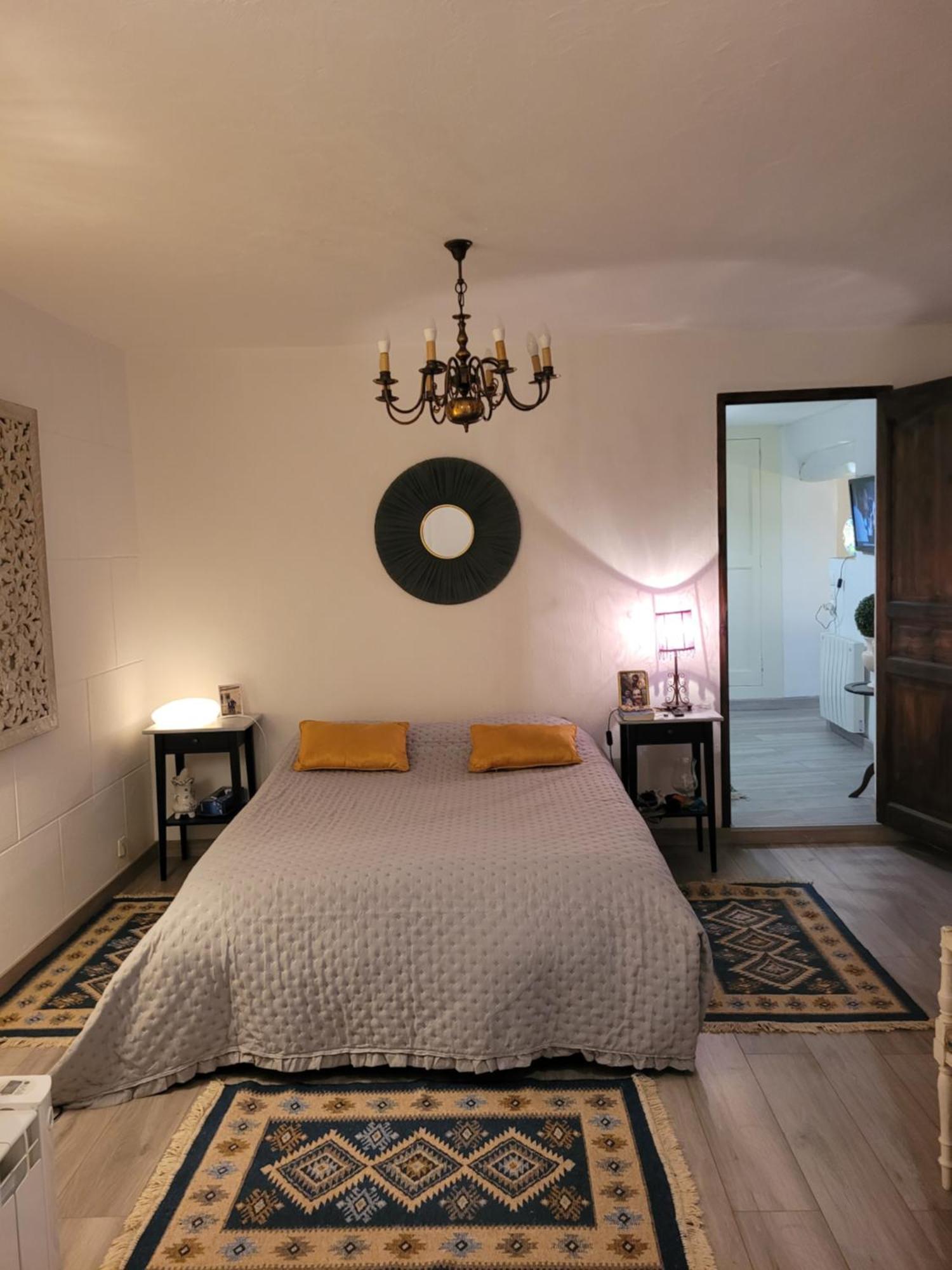 Le Rocher Appartement Cotignac Esterno foto